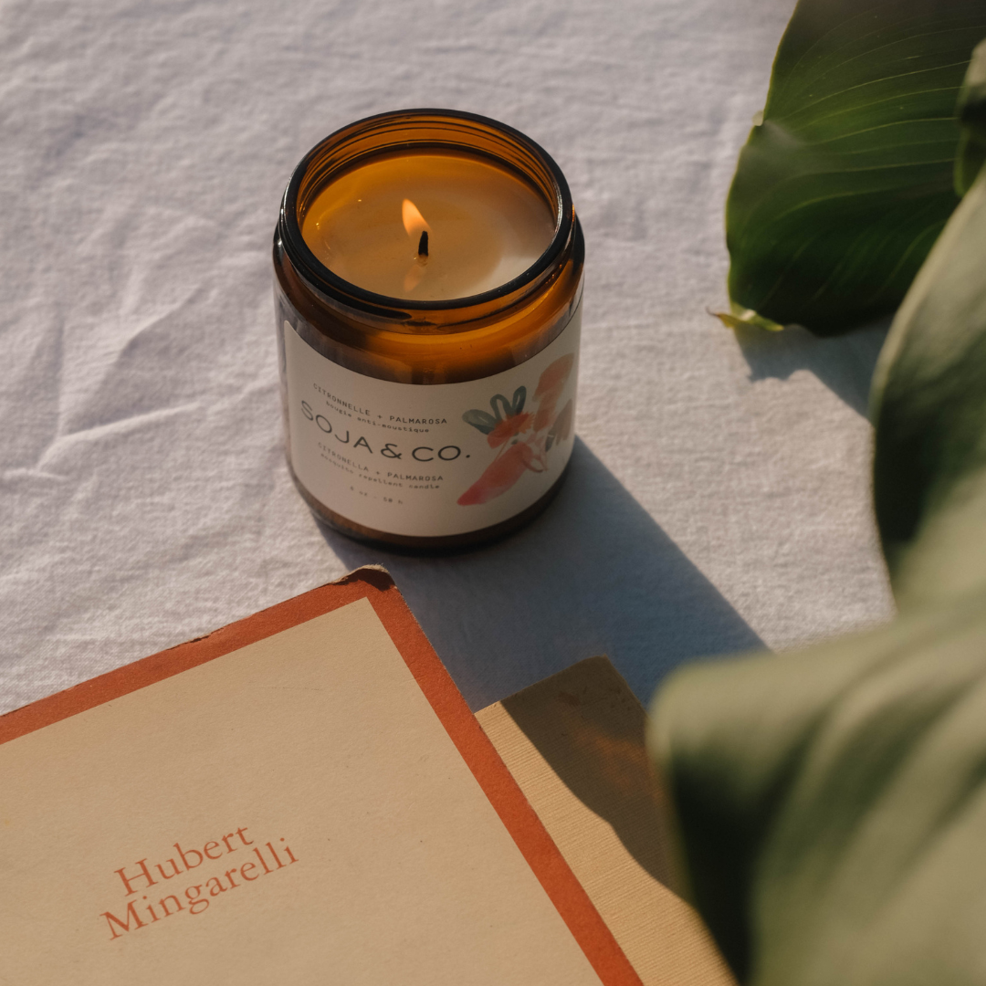 Chandelle en cire de soja SOJA&CO. citronnelle et palmarosa, pot ambré réutilisable de 8 oz