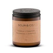 Chandelle de cire de soja naturelle SOJA&CO., au parfum guimauve et clémentine, pot ambré réutilisable