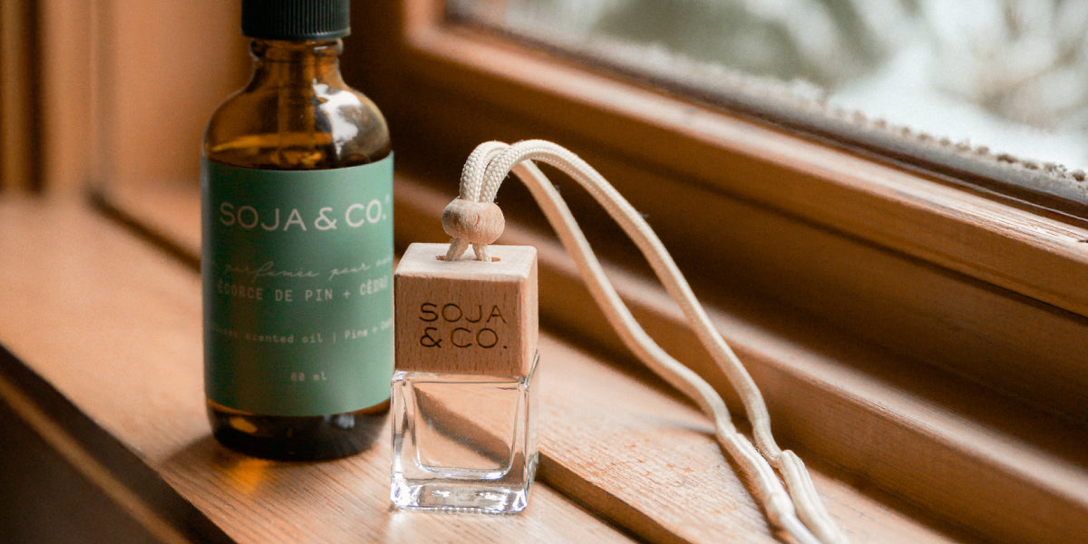 Diffuseur pour voiture SOJA&CO., au parfum écorce de pin et cèdre, contenant de vitre réutilisable