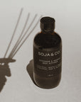 Diffuseur à roseaux SOJA&CO. eucalyptus, menthe et romarin, contenant ambré réutilisable