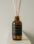 Diffuseur à roseaux SOJA&CO. lavande, bois de santal et vanille, contenant ambré réutilisable
