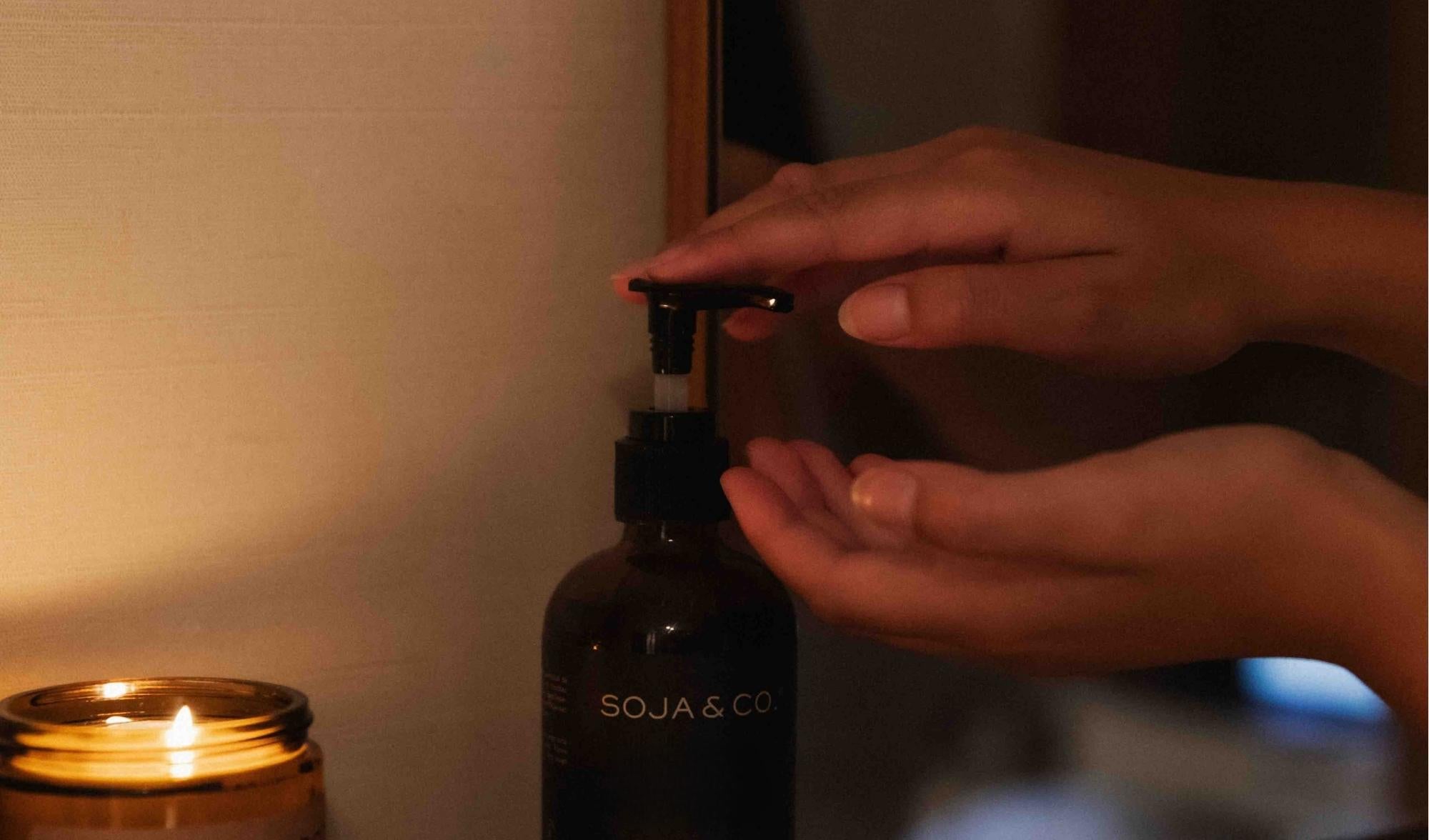 Savon à main SOJA&CO., pot ambré réutilisable
