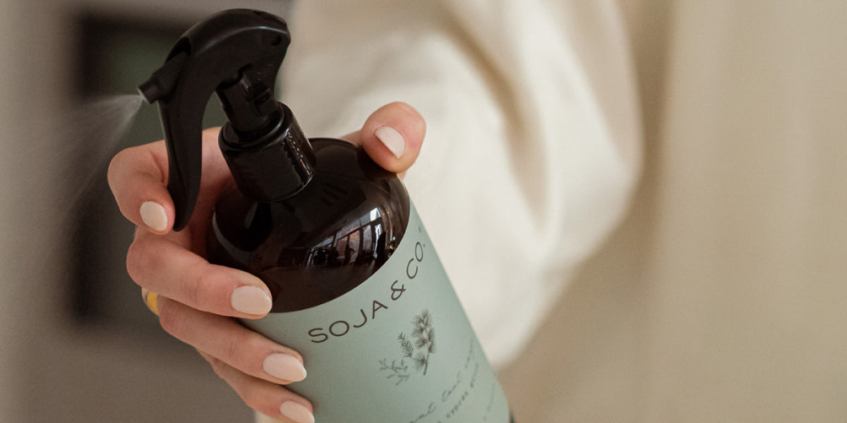 Nettoyant tout usage SOJA&CO., au parfum melon et air salin, pot ambré réutilisable