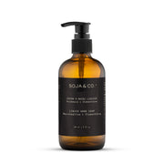 Savon à main SOJA&CO., au parfum guimauve et clémentine, pot ambré réutilisable
